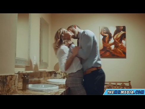 ❤️ Döşlü sarışın sizi ictimai tualetdə aldatdıqda ️❌ Keyfiyyətli seks bizdə ❌️❤